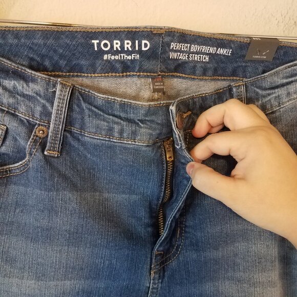 Torrid Jeans Perfect Boyfriend Ankle Vintage Stretch 20R Devil's Advocate NWT - Picture 5 of 7